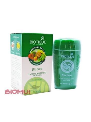 Отбеливающая фруктовая маска для лица Biotique Отбеливающая фруктовая маска для лица BiotiqueМаска<br>Отбеливающая фруктовая маска для лица сделает вашу кожу сияющей, мягкой и гладкой, а ее текстуру свежей и подтянутой. Подойдет для нормальной, жирной и возрастной кожи.<br>